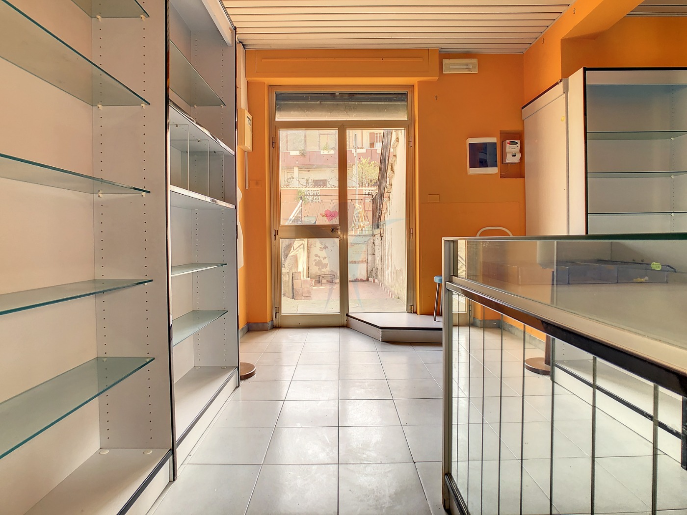 <span  class="uc_style_uc_tiles_grid_image_elementor_uc_items_attribute_title" style="color:#ffffff;">57270.jpg</span>