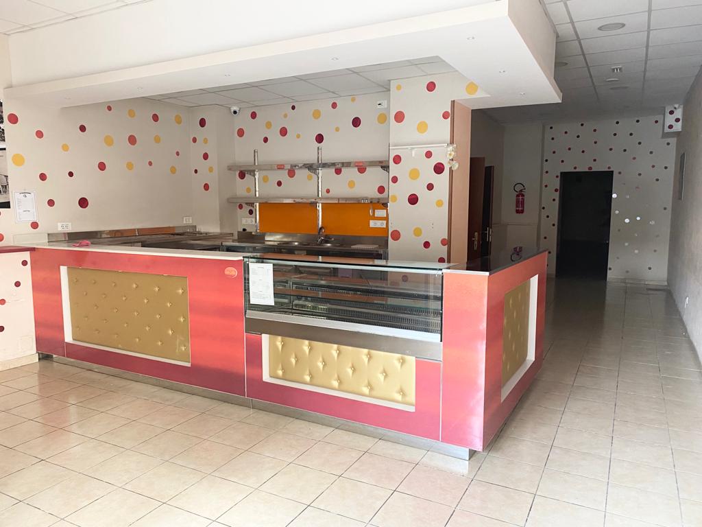 Negozio in LOCAZIONE a Pescara