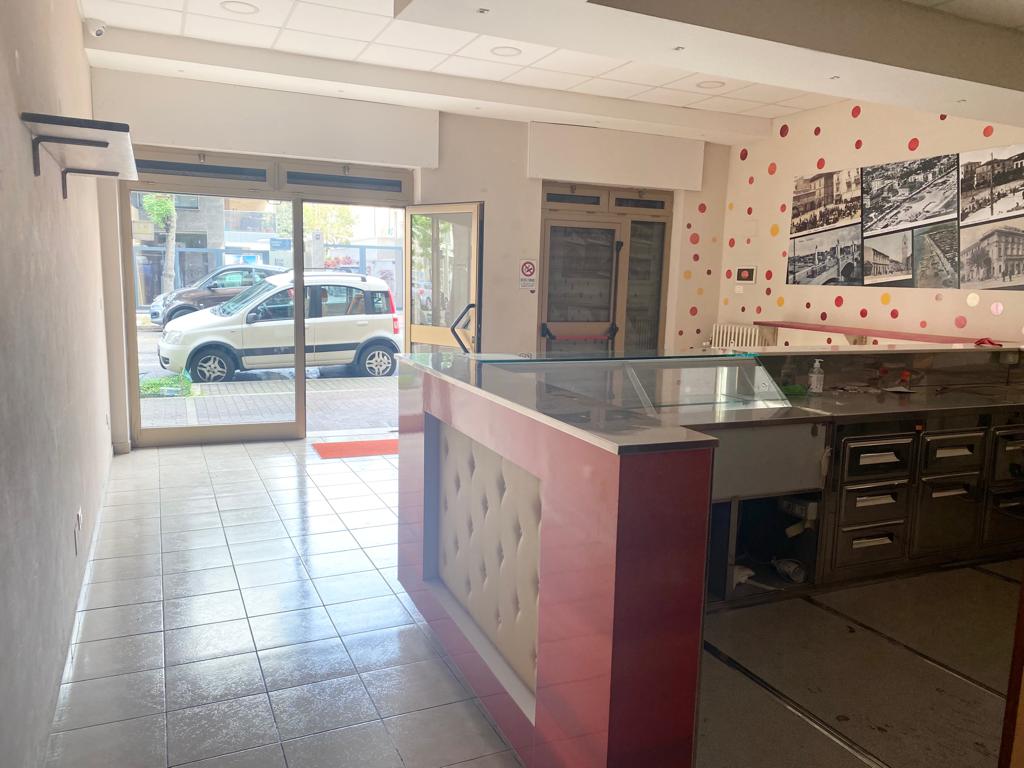 <span  class="uc_style_uc_tiles_grid_image_elementor_uc_items_attribute_title" style="color:#ffffff;">57636.jpg</span>