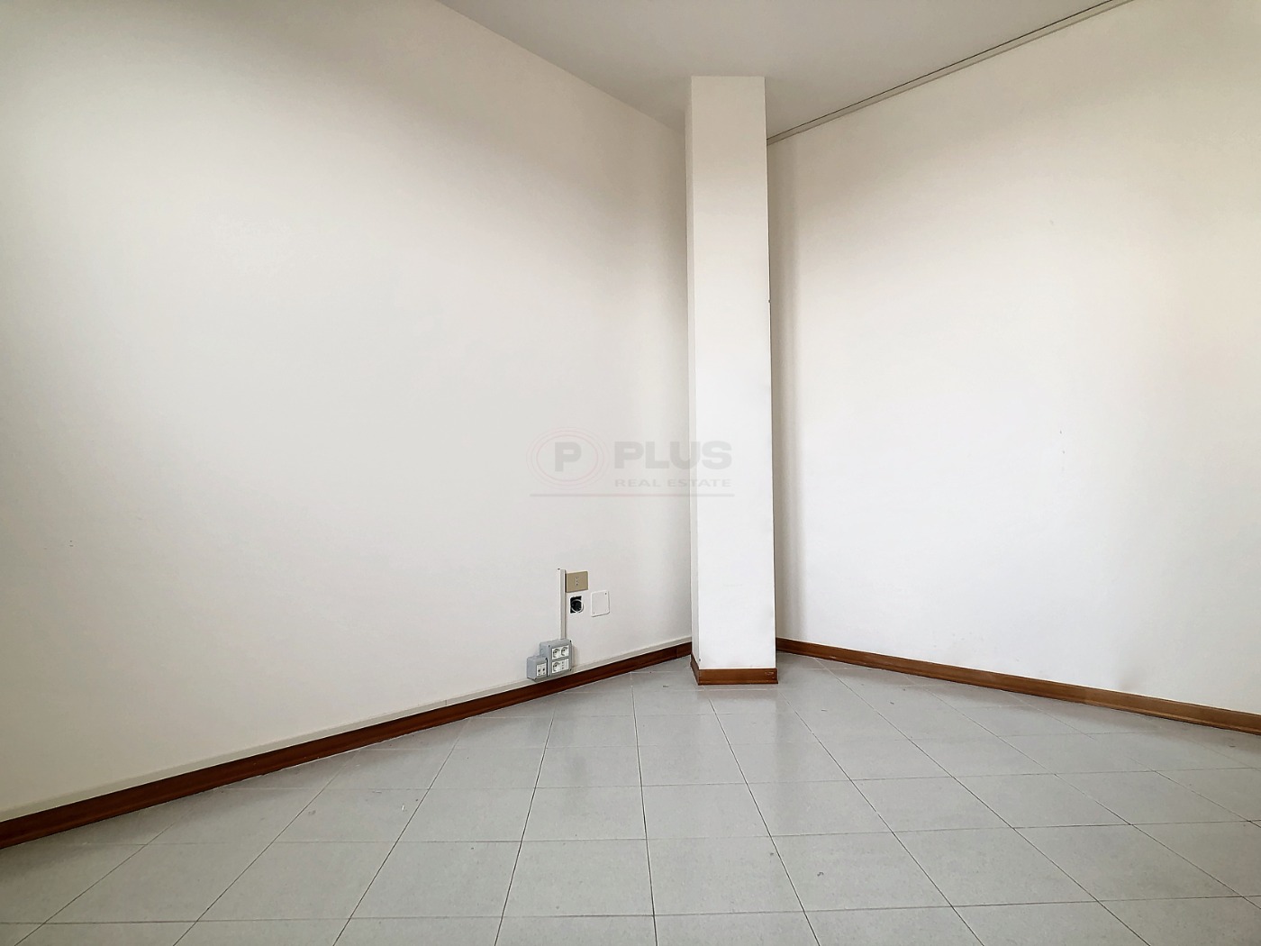 <span  class="uc_style_uc_tiles_grid_image_elementor_uc_items_attribute_title" style="color:#ffffff;">57669.jpg</span>