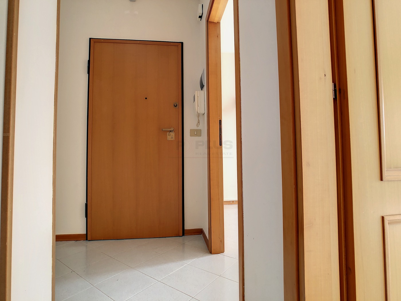 <span  class="uc_style_uc_tiles_grid_image_elementor_uc_items_attribute_title" style="color:#ffffff;">57670.jpg</span>