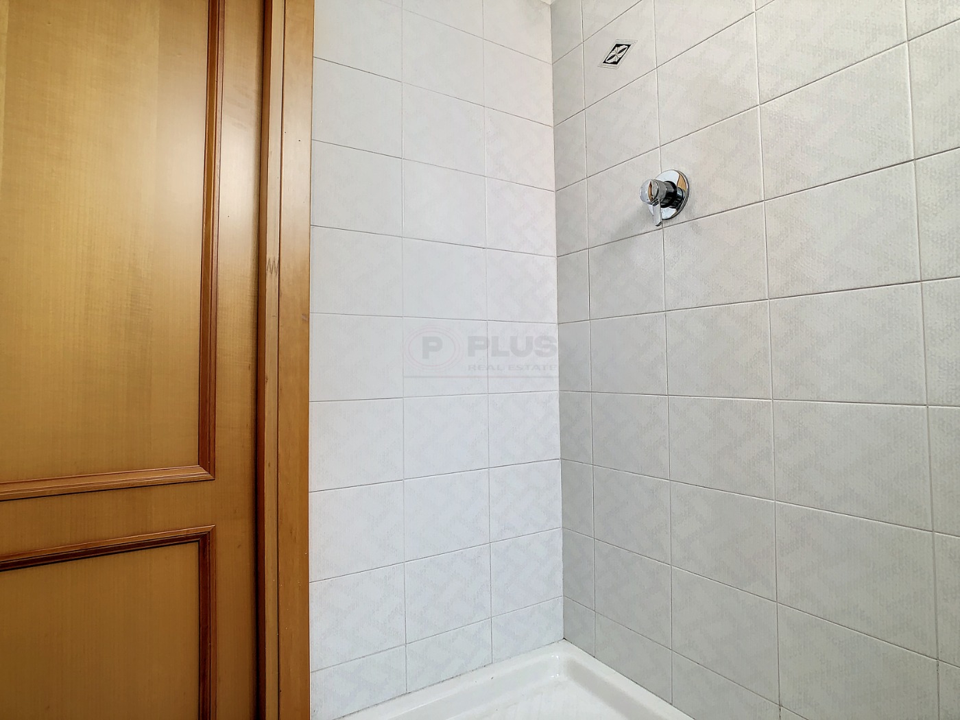 <span  class="uc_style_uc_tiles_grid_image_elementor_uc_items_attribute_title" style="color:#ffffff;">57676.jpg</span>