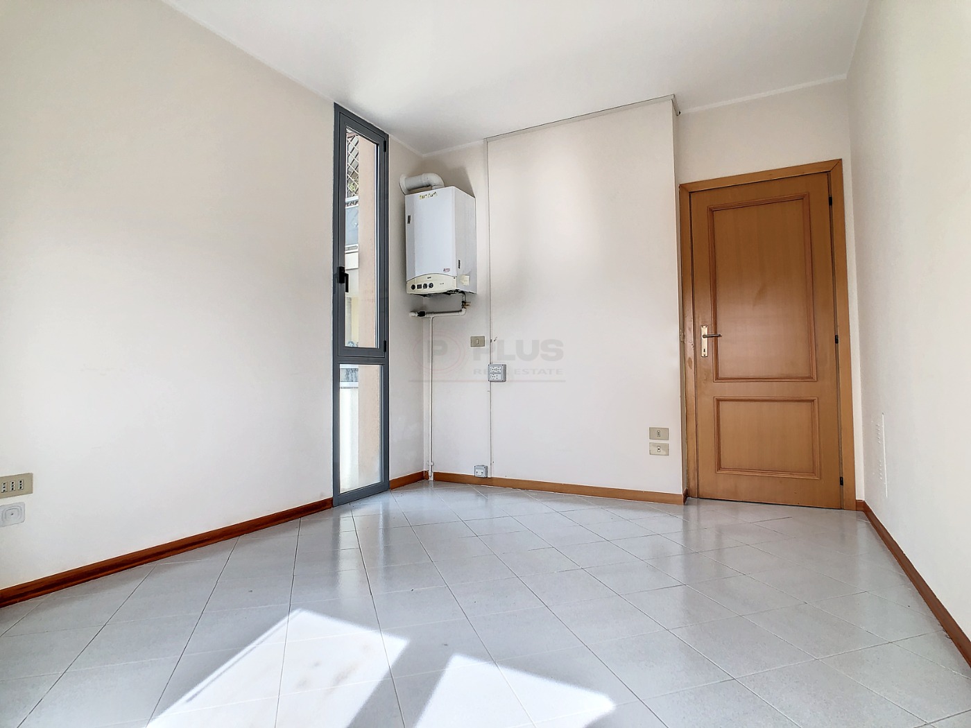 <span  class="uc_style_uc_tiles_grid_image_elementor_uc_items_attribute_title" style="color:#ffffff;">57678.jpg</span>