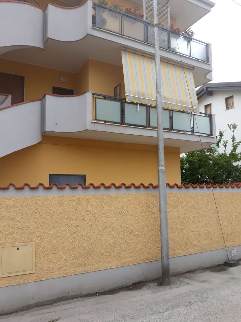 <span  class="uc_style_uc_tiles_grid_image_elementor_uc_items_attribute_title" style="color:#ffffff;">2585024777.jpg</span>