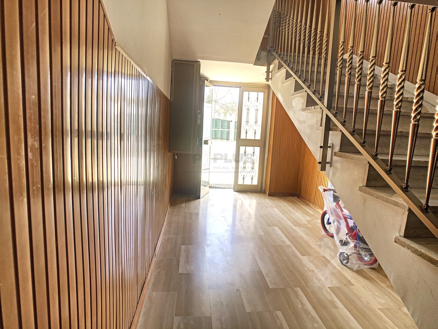 <span  class="uc_style_uc_tiles_grid_image_elementor_uc_items_attribute_title" style="color:#ffffff;">57529.jpg</span>