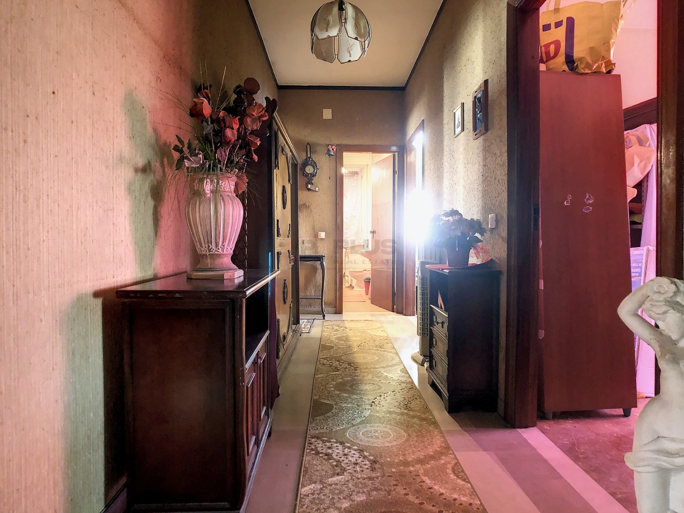 <span  class="uc_style_uc_tiles_grid_image_elementor_uc_items_attribute_title" style="color:#ffffff;">57538.jpg</span>