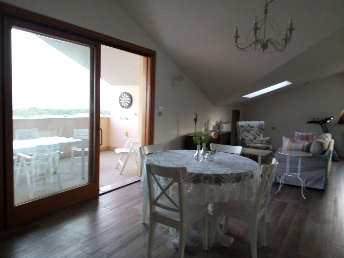 <span  class="uc_style_uc_tiles_grid_image_elementor_uc_items_attribute_title" style="color:#ffffff;">57813.jpg</span>