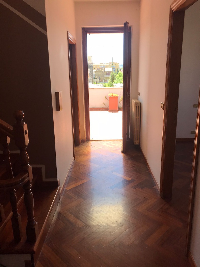 <span  class="uc_style_uc_tiles_grid_image_elementor_uc_items_attribute_title" style="color:#ffffff;">54840.jpg</span>