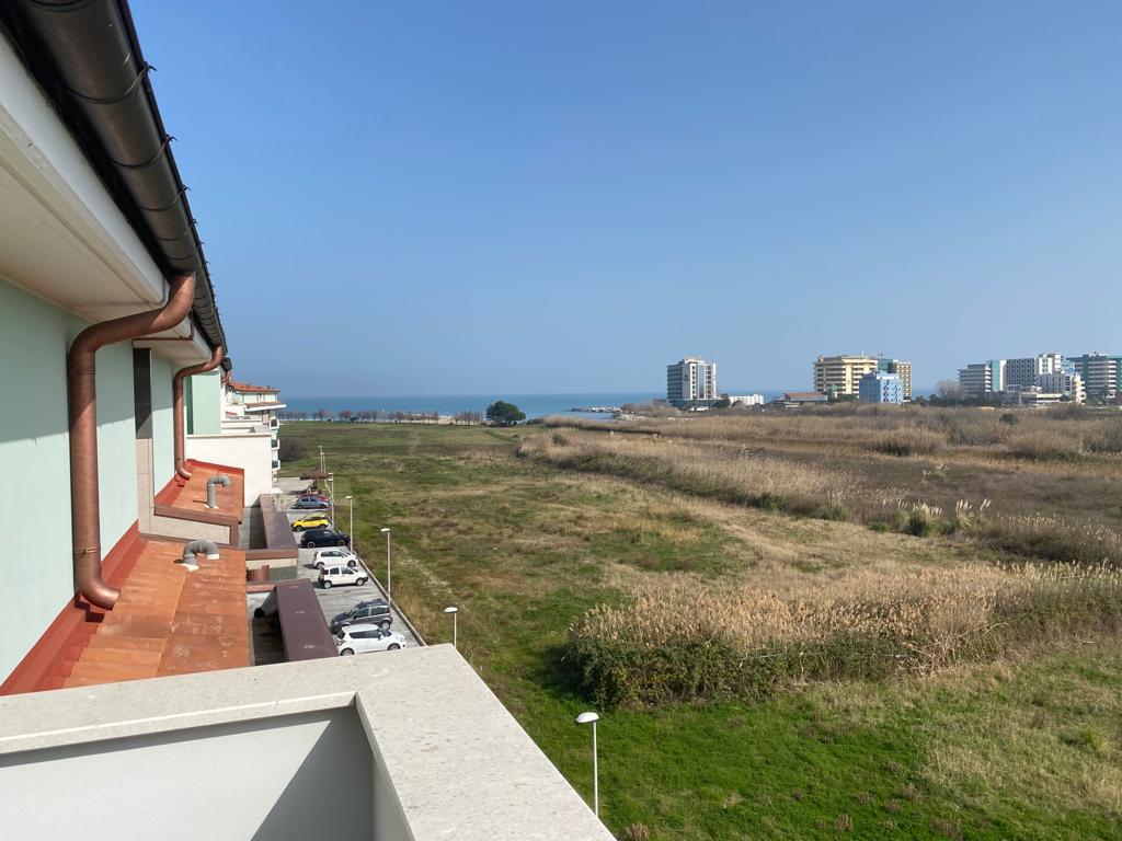 <span  class="uc_style_uc_tiles_grid_image_elementor_uc_items_attribute_title" style="color:#ffffff;">53205.jpg</span>