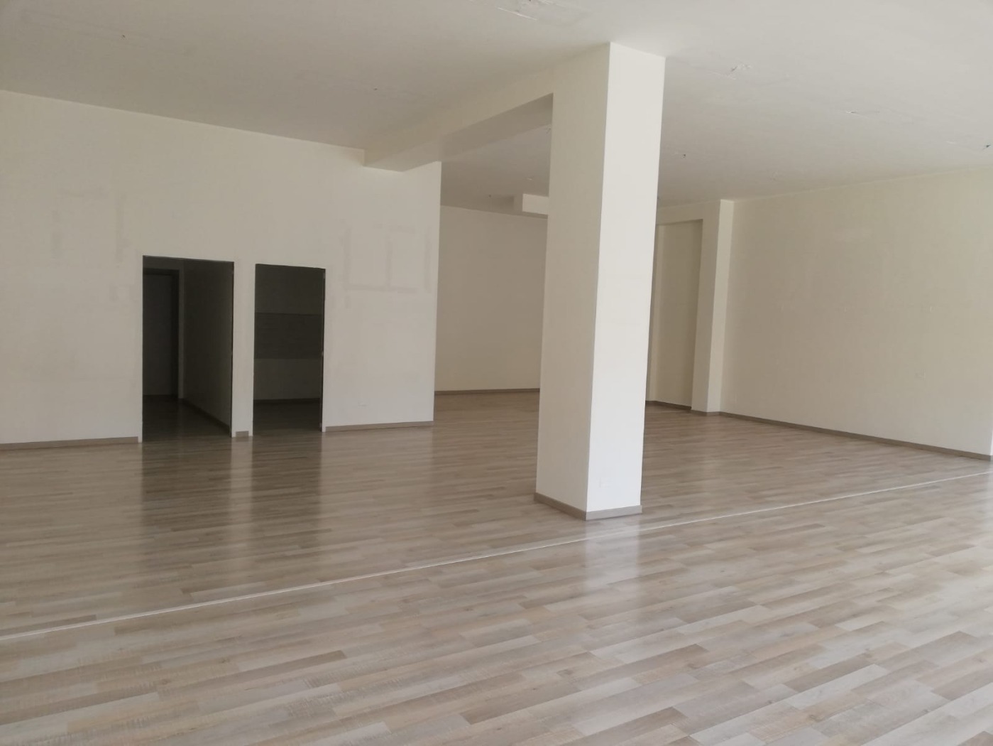 <span  class="uc_style_uc_tiles_grid_image_elementor_uc_items_attribute_title" style="color:#ffffff;">54085.jpg</span>