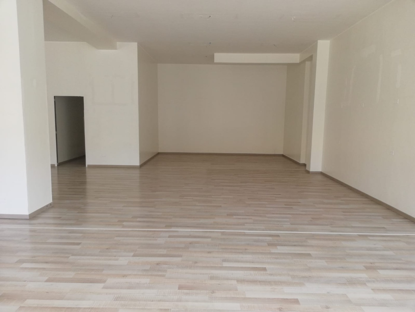 <span  class="uc_style_uc_tiles_grid_image_elementor_uc_items_attribute_title" style="color:#ffffff;">54086.jpg</span>