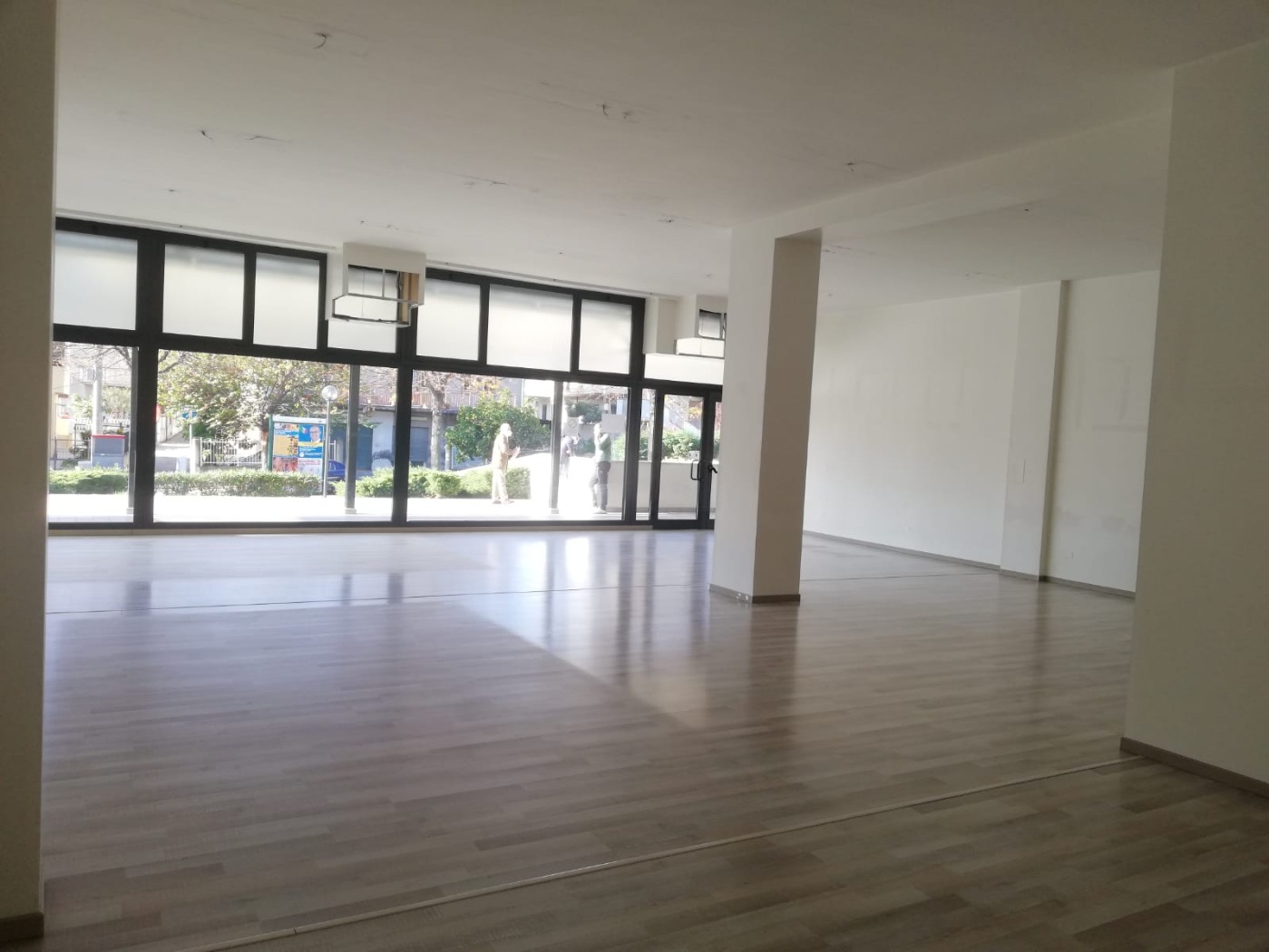 <span  class="uc_style_uc_tiles_grid_image_elementor_uc_items_attribute_title" style="color:#ffffff;">54087.jpg</span>