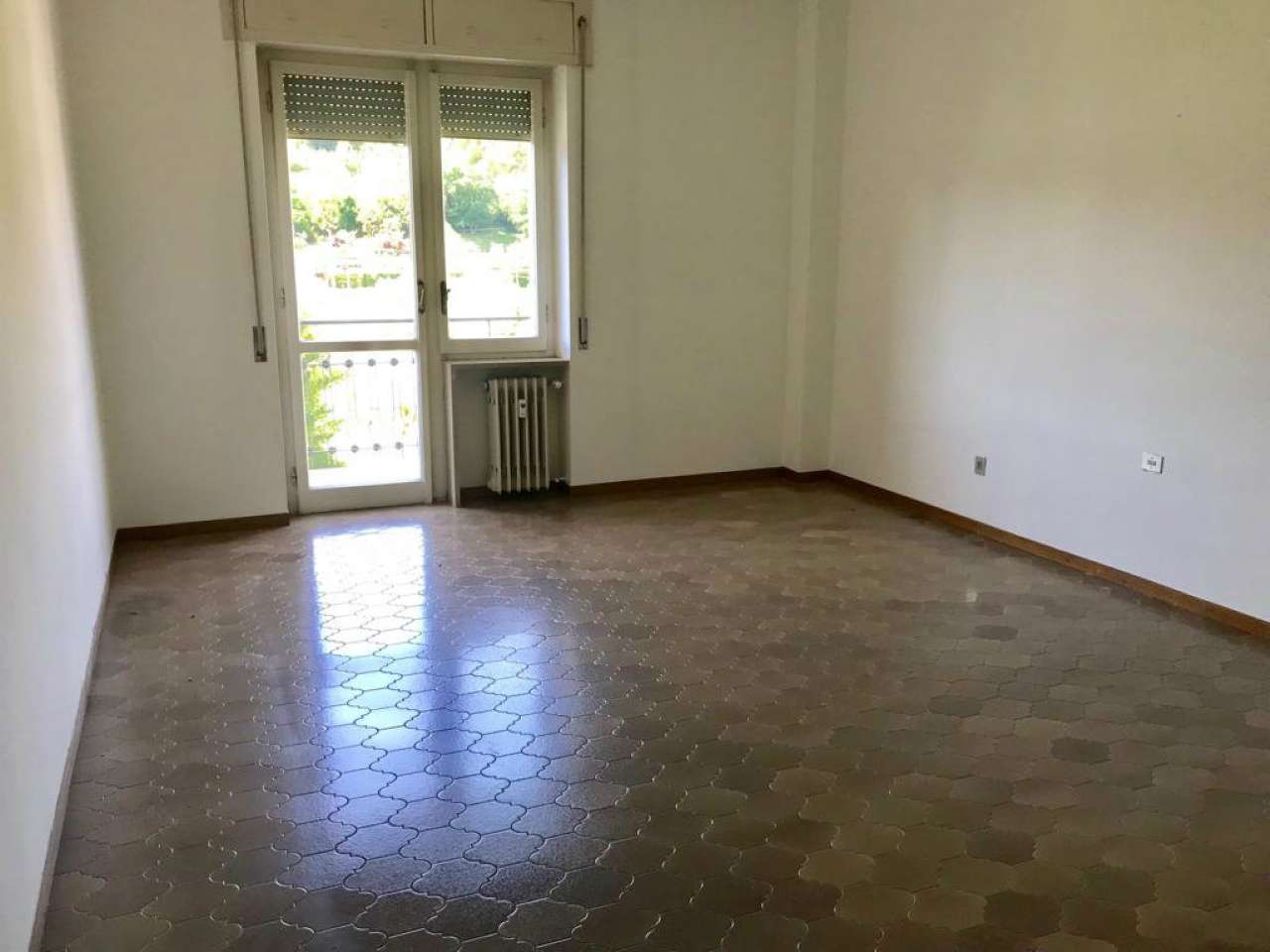 <span  class="uc_style_uc_tiles_grid_image_elementor_uc_items_attribute_title" style="color:#ffffff;">2585374754.jpg</span>