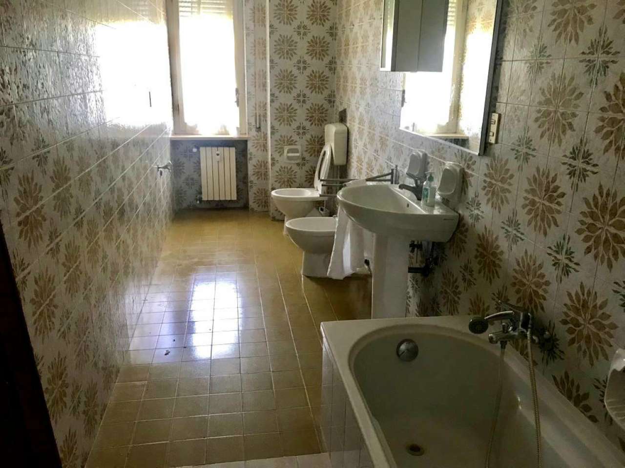 <span  class="uc_style_uc_tiles_grid_image_elementor_uc_items_attribute_title" style="color:#ffffff;">2585374756.jpg</span>