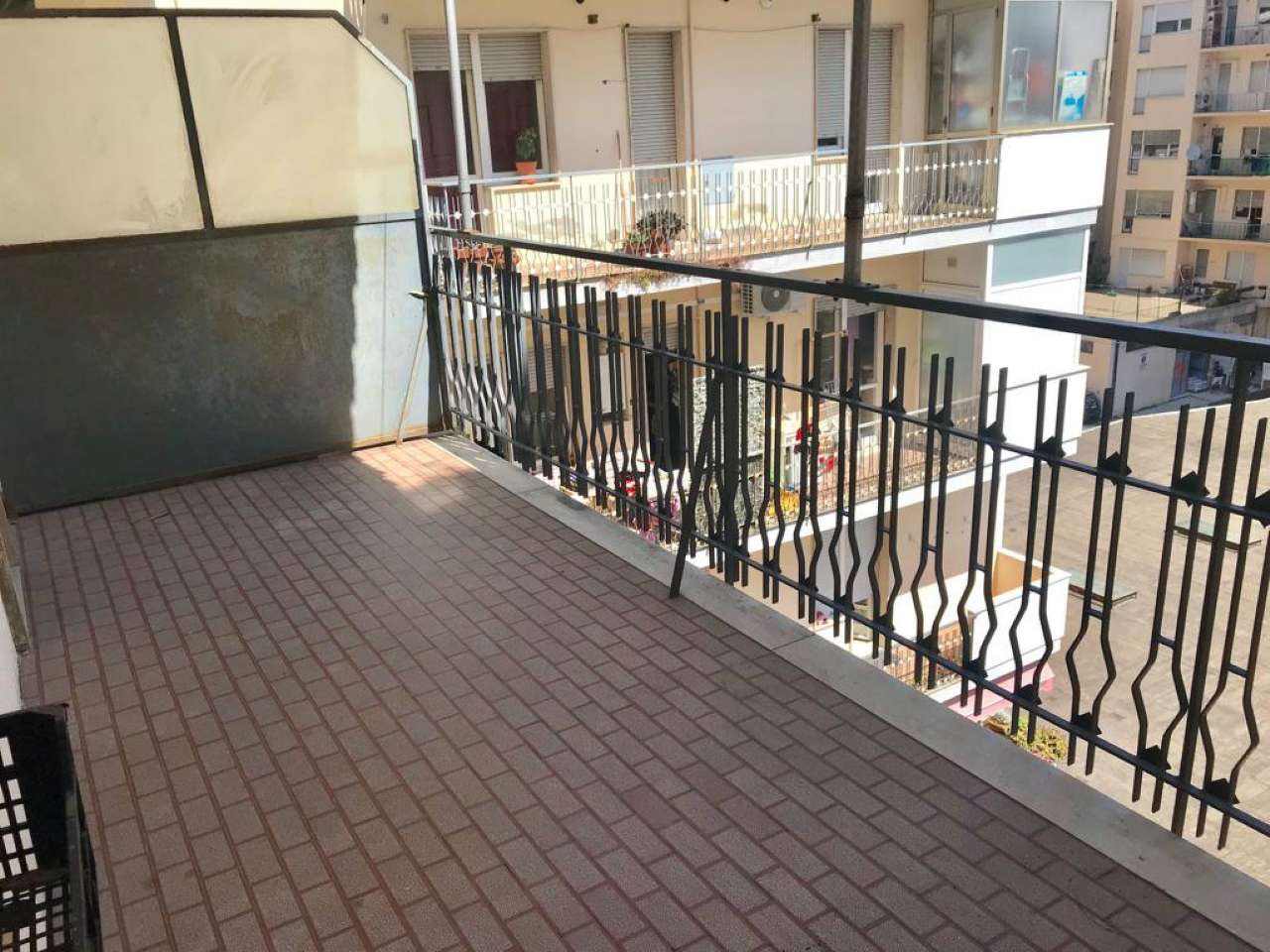 <span  class="uc_style_uc_tiles_grid_image_elementor_uc_items_attribute_title" style="color:#ffffff;">2585374763.jpg</span>