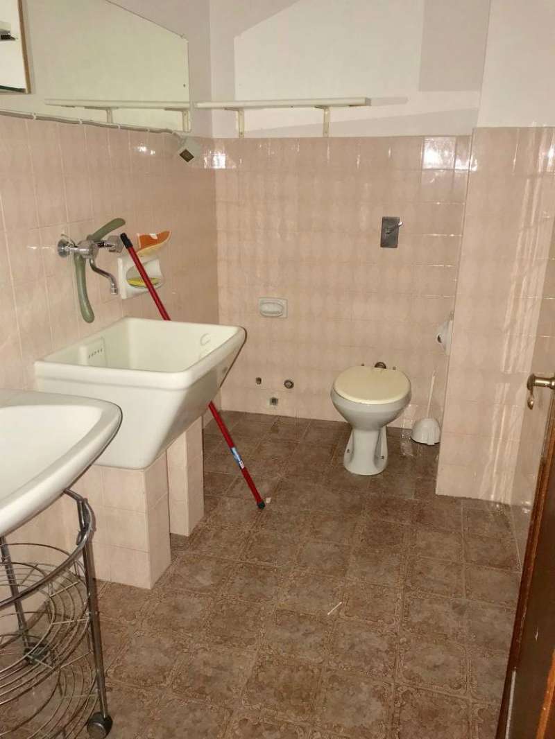 <span  class="uc_style_uc_tiles_grid_image_elementor_uc_items_attribute_title" style="color:#ffffff;">2585374765.jpg</span>