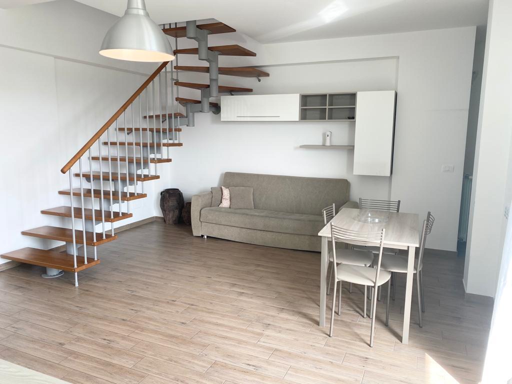 <span  class="uc_style_uc_tiles_grid_image_elementor_uc_items_attribute_title" style="color:#ffffff;">Appartamenti in ACQUISTO a</span>