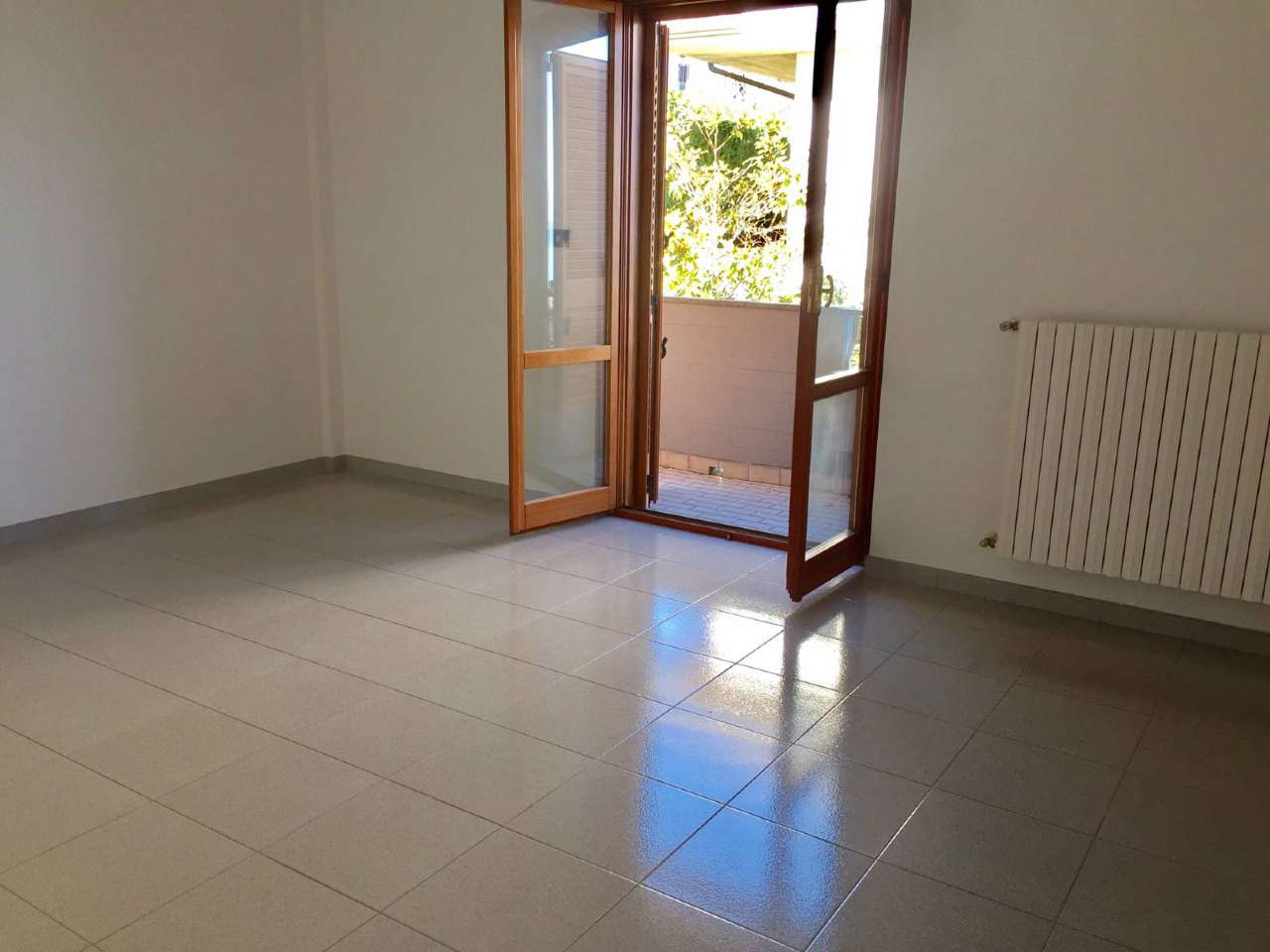 <span  class="uc_style_uc_tiles_grid_image_elementor_uc_items_attribute_title" style="color:#ffffff;">2574133057.jpg</span>