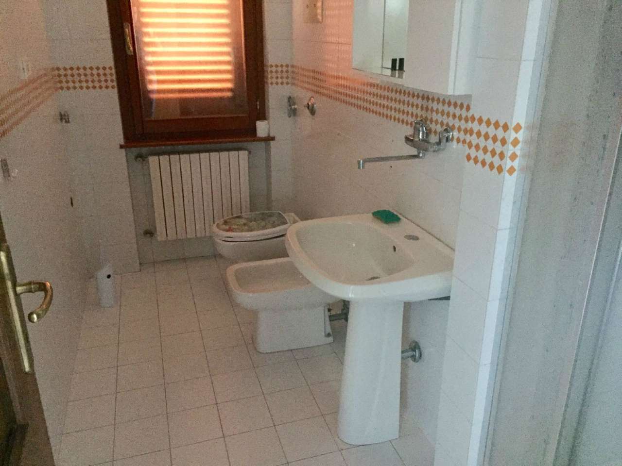 <span  class="uc_style_uc_tiles_grid_image_elementor_uc_items_attribute_title" style="color:#ffffff;">2574133110.jpg</span>