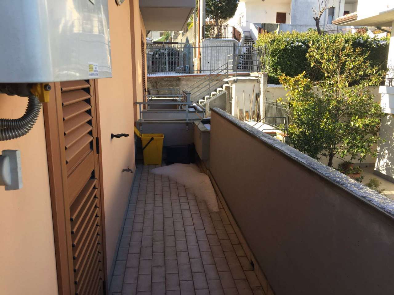 <span  class="uc_style_uc_tiles_grid_image_elementor_uc_items_attribute_title" style="color:#ffffff;">2574133114.jpg</span>