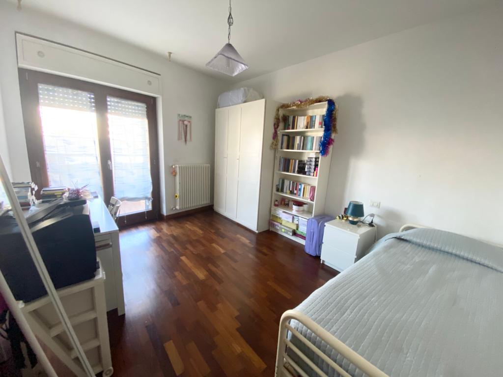 <span  class="uc_style_uc_tiles_grid_image_elementor_uc_items_attribute_title" style="color:#ffffff;">58439.jpg</span>