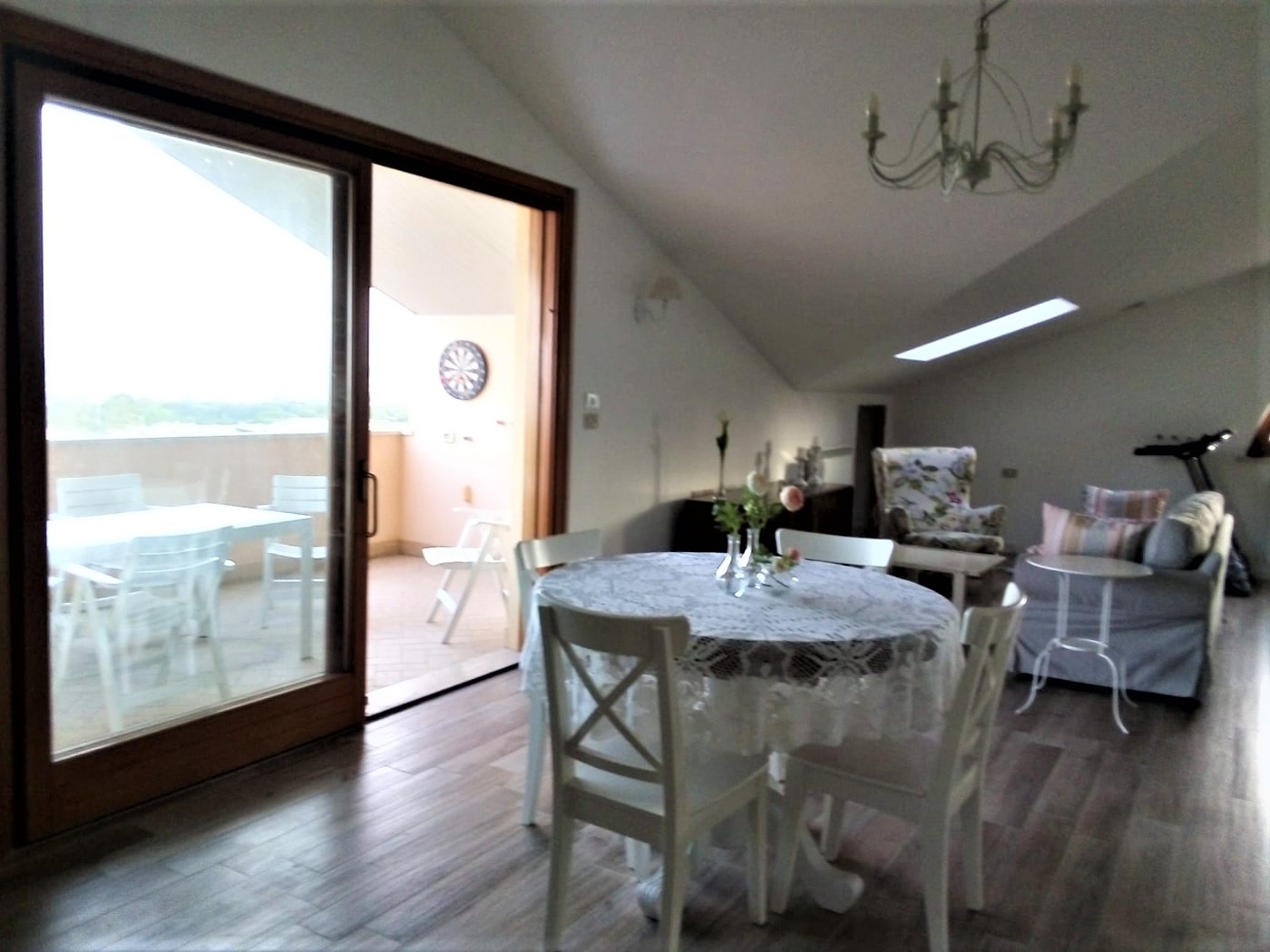 <span  class="uc_style_uc_tiles_grid_image_elementor_uc_items_attribute_title" style="color:#ffffff;">58450.jpg</span>