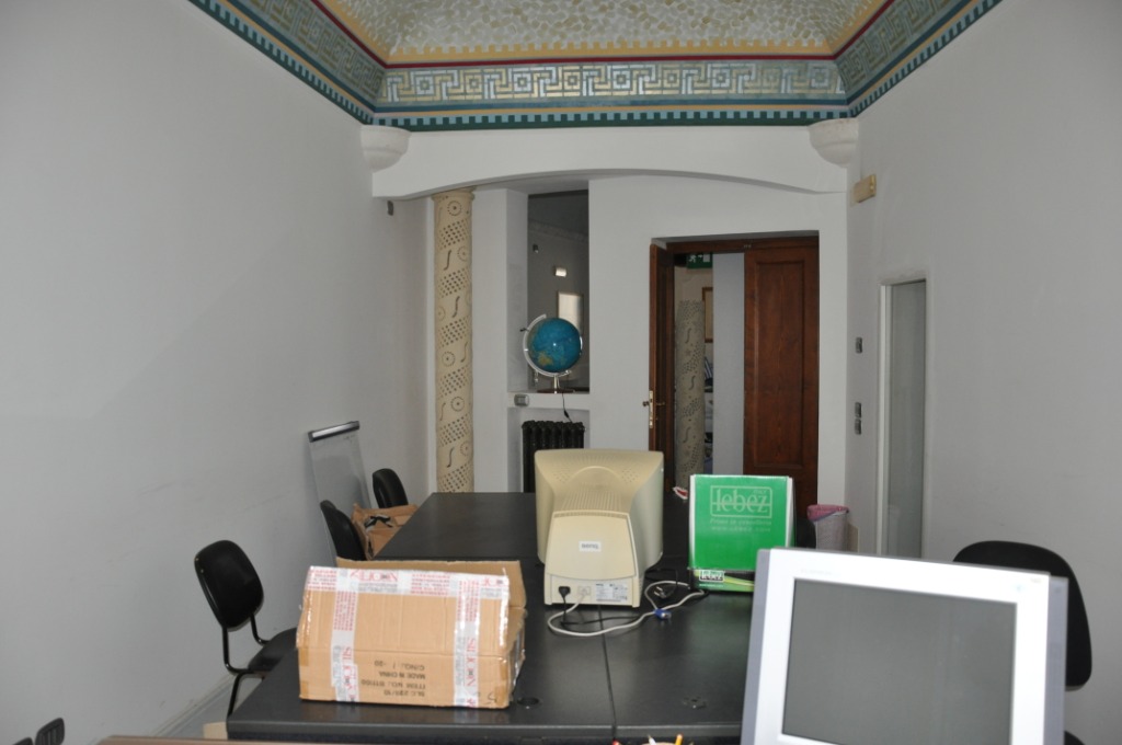 <span  class="uc_style_uc_tiles_grid_image_elementor_uc_items_attribute_title" style="color:#ffffff;">20110.jpg</span>