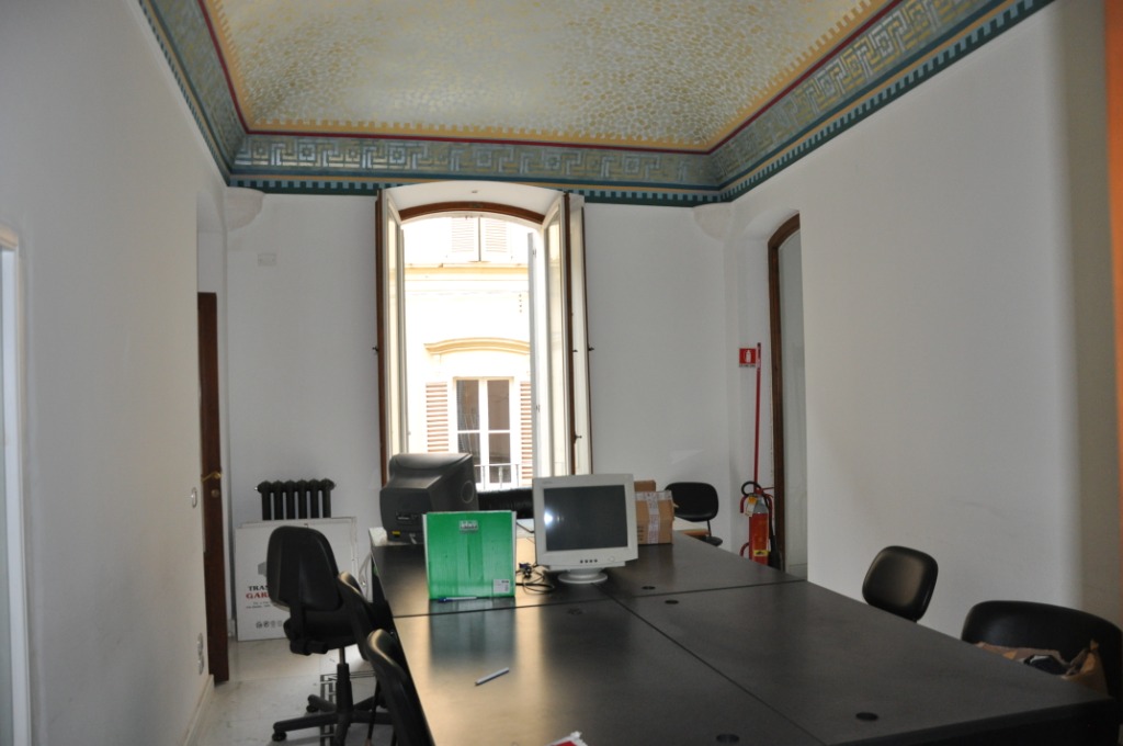 <span  class="uc_style_uc_tiles_grid_image_elementor_uc_items_attribute_title" style="color:#ffffff;">20111.jpg</span>