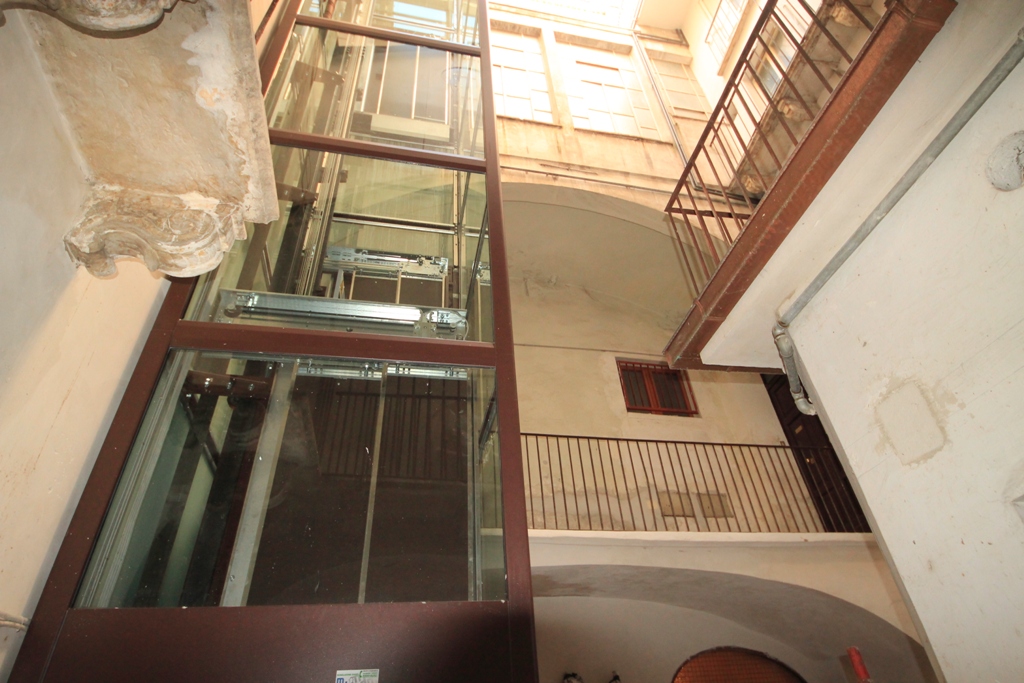 <span  class="uc_style_uc_tiles_grid_image_elementor_uc_items_attribute_title" style="color:#ffffff;">20705.jpg</span>