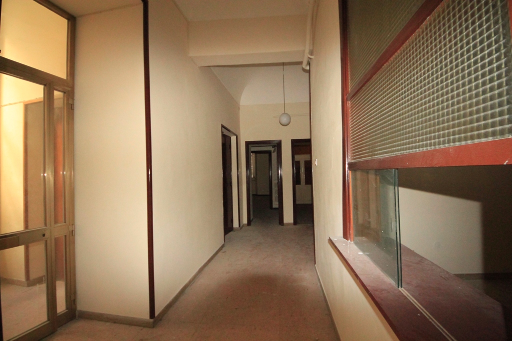 <span  class="uc_style_uc_tiles_grid_image_elementor_uc_items_attribute_title" style="color:#ffffff;">20718.jpg</span>