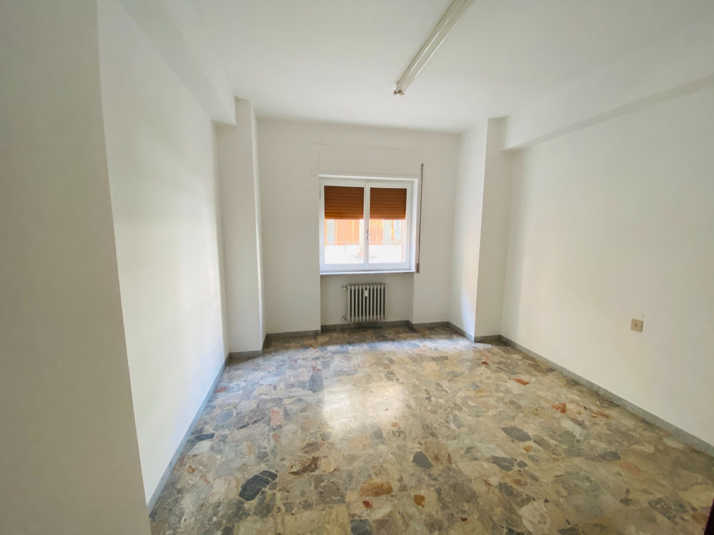 <span  class="uc_style_uc_tiles_grid_image_elementor_uc_items_attribute_title" style="color:#ffffff;">20728.jpg</span>