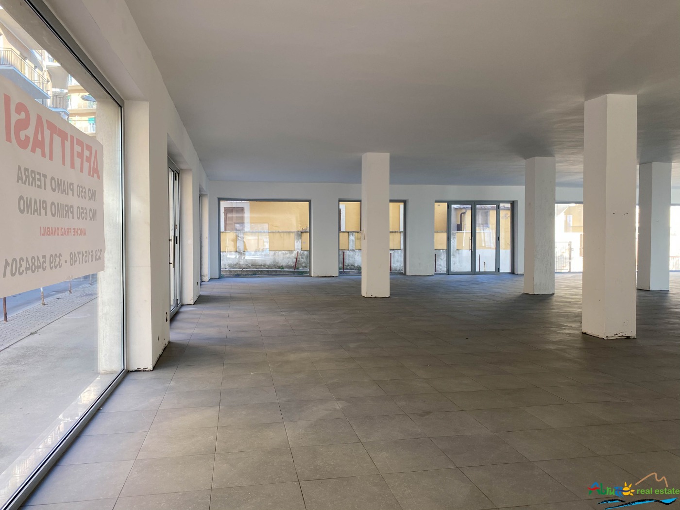 <span  class="uc_style_uc_tiles_grid_image_elementor_uc_items_attribute_title" style="color:#ffffff;">20778.jpg</span>