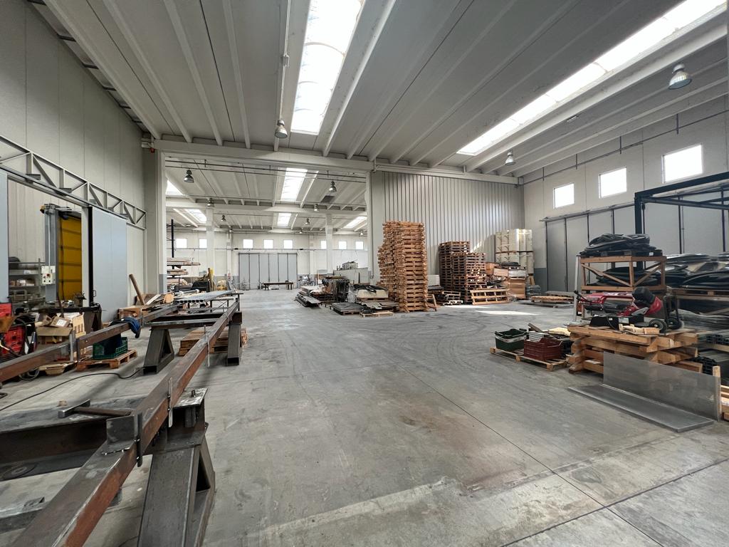 <span  class="uc_style_uc_tiles_grid_image_elementor_uc_items_attribute_title" style="color:#ffffff;">23172.jpeg</span>