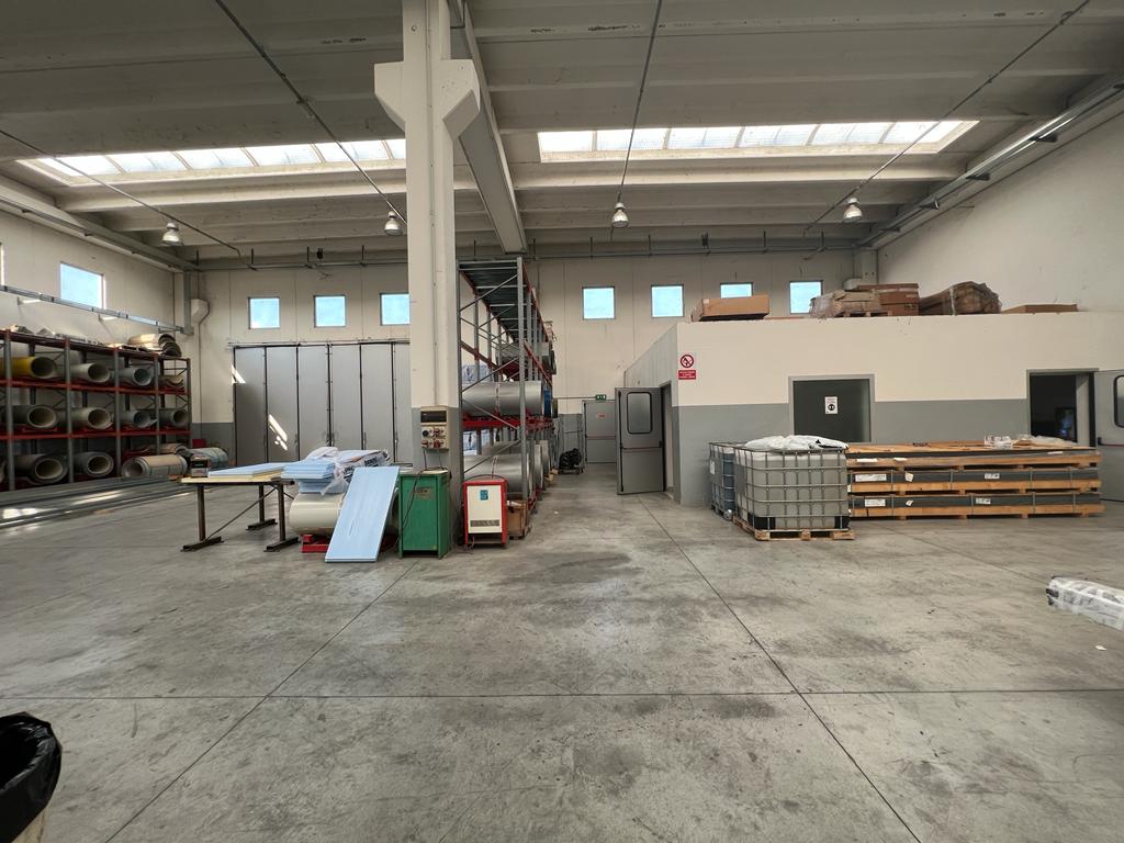 <span  class="uc_style_uc_tiles_grid_image_elementor_uc_items_attribute_title" style="color:#ffffff;">23173.jpeg</span>