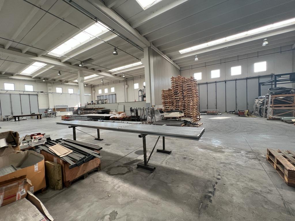 <span  class="uc_style_uc_tiles_grid_image_elementor_uc_items_attribute_title" style="color:#ffffff;">23174.jpeg</span>