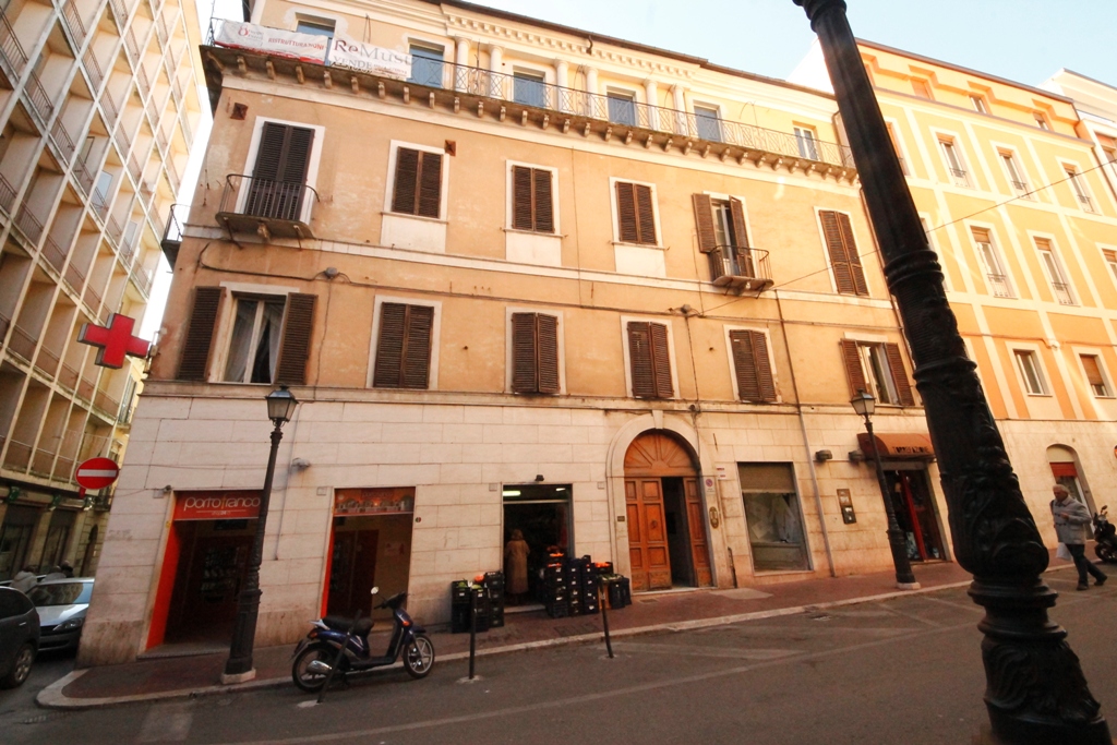 <span  class="uc_style_uc_tiles_grid_image_elementor_uc_items_attribute_title" style="color:#ffffff;">Appartamenti in LOCAZIONE a Chieti</span>