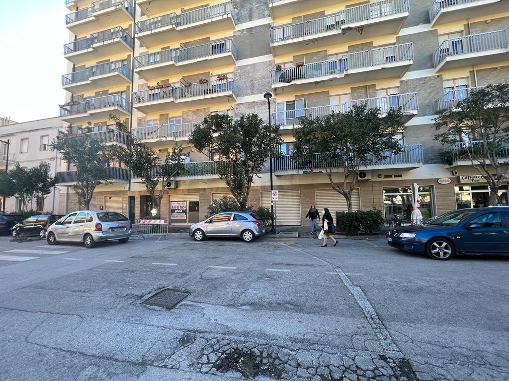 <span  class="uc_style_uc_tiles_grid_image_elementor_uc_items_attribute_title" style="color:#ffffff;">23687.jpeg</span>