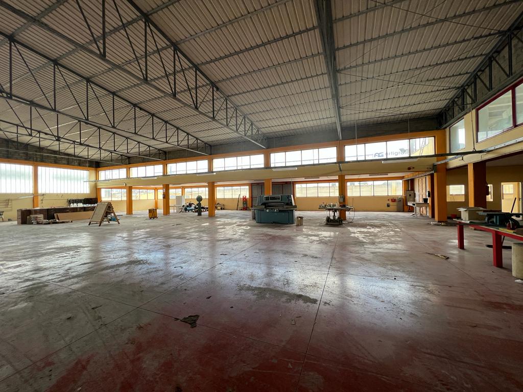 <span  class="uc_style_uc_tiles_grid_image_elementor_uc_items_attribute_title" style="color:#ffffff;">24190.jpeg</span>