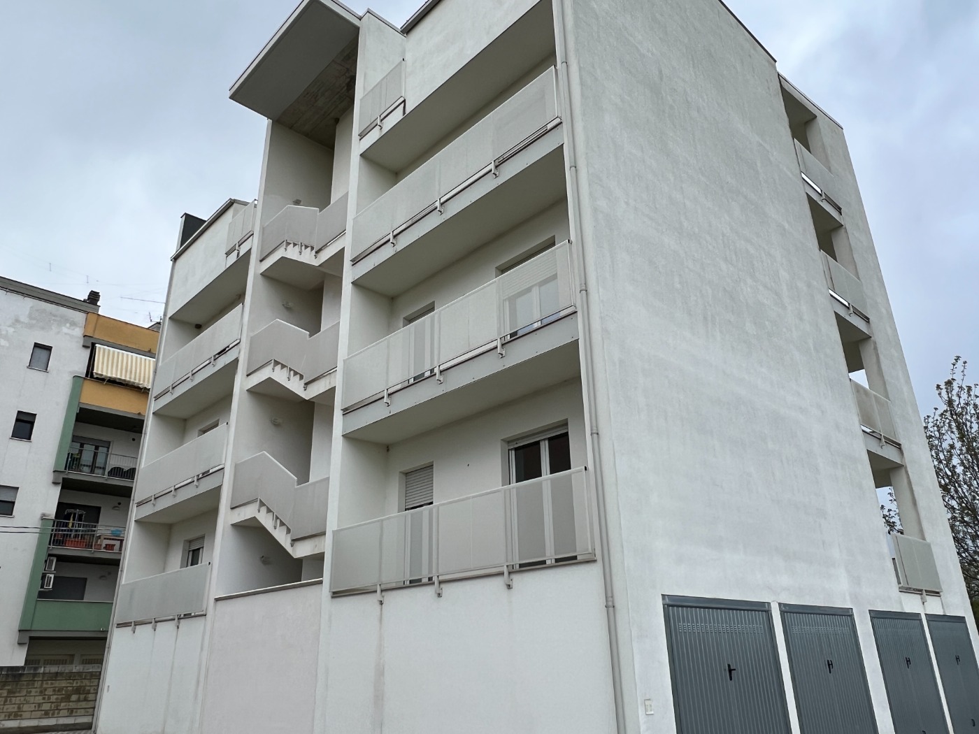 <span  class="uc_style_uc_tiles_grid_image_elementor_uc_items_attribute_title" style="color:#ffffff;">Appartamenti in LOCAZIONE a Manoppello</span>