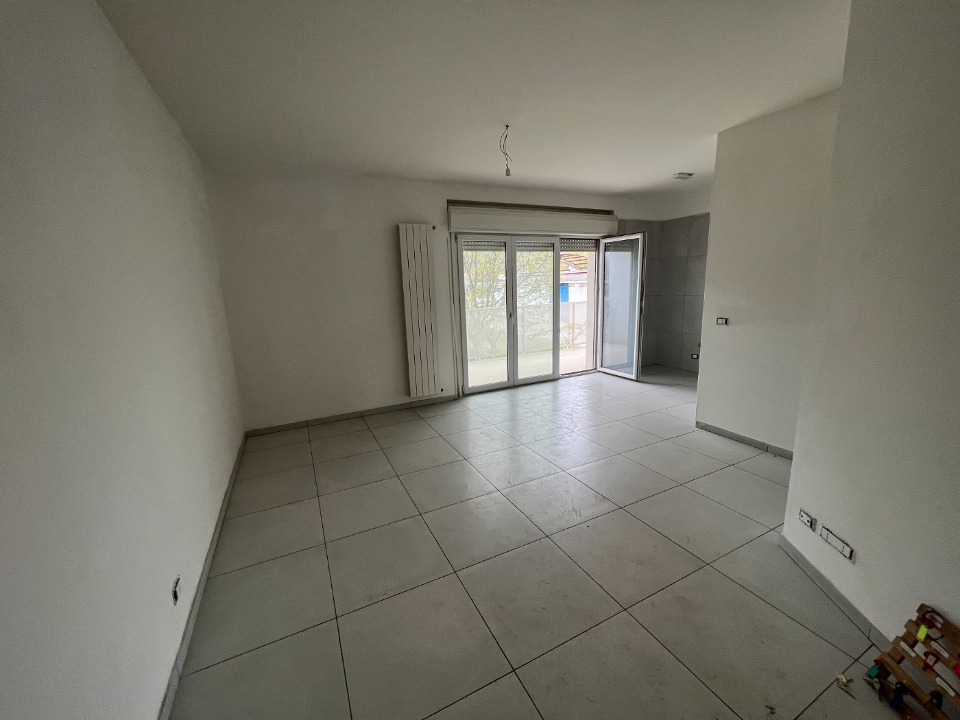 <span  class="uc_style_uc_tiles_grid_image_elementor_uc_items_attribute_title" style="color:#ffffff;">24390.jpg</span>