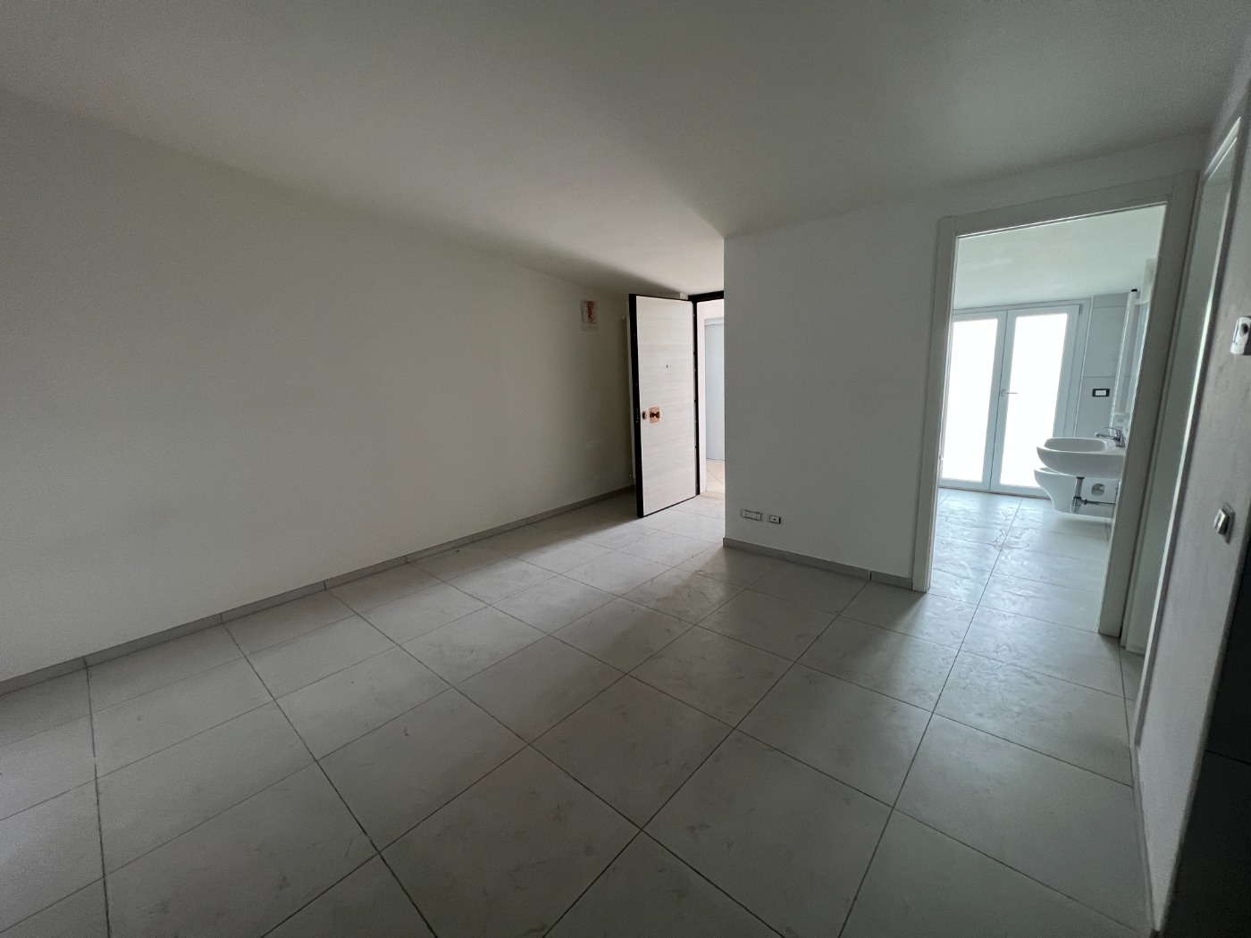 <span  class="uc_style_uc_tiles_grid_image_elementor_uc_items_attribute_title" style="color:#ffffff;">24409.jpg</span>