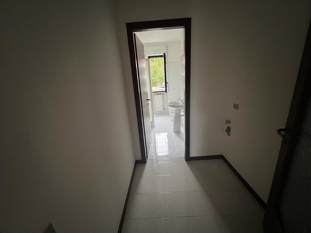 <span  class="uc_style_uc_tiles_grid_image_elementor_uc_items_attribute_title" style="color:#ffffff;">24734.jpeg</span>