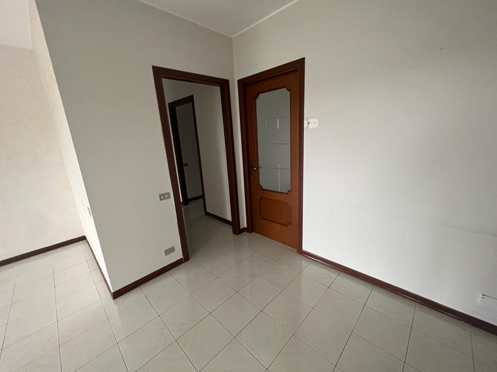 <span  class="uc_style_uc_tiles_grid_image_elementor_uc_items_attribute_title" style="color:#ffffff;">24739.jpeg</span>