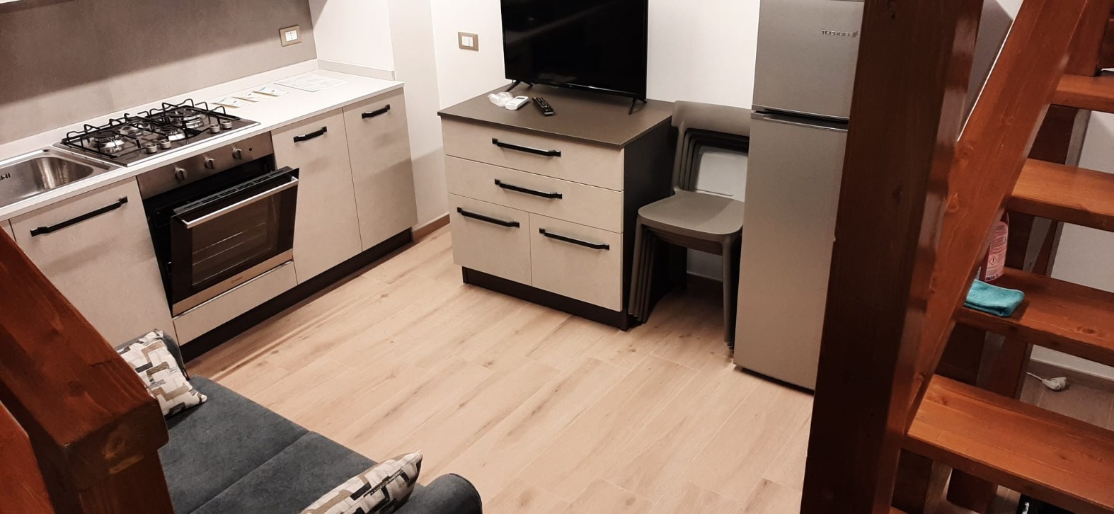 <span  class="uc_style_uc_tiles_grid_image_elementor_uc_items_attribute_title" style="color:#ffffff;">24761.jpeg</span>