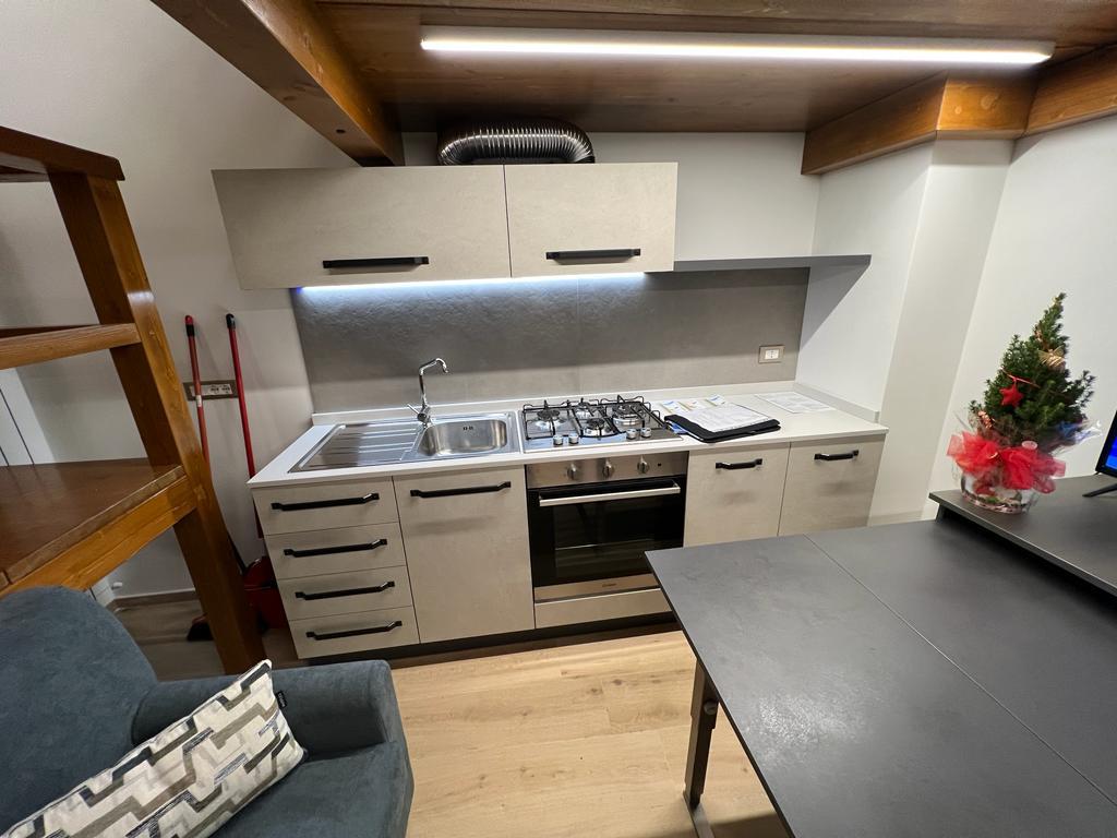 <span  class="uc_style_uc_tiles_grid_image_elementor_uc_items_attribute_title" style="color:#ffffff;">24762.jpeg</span>