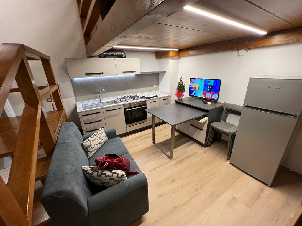 <span  class="uc_style_uc_tiles_grid_image_elementor_uc_items_attribute_title" style="color:#ffffff;">24765.jpeg</span>