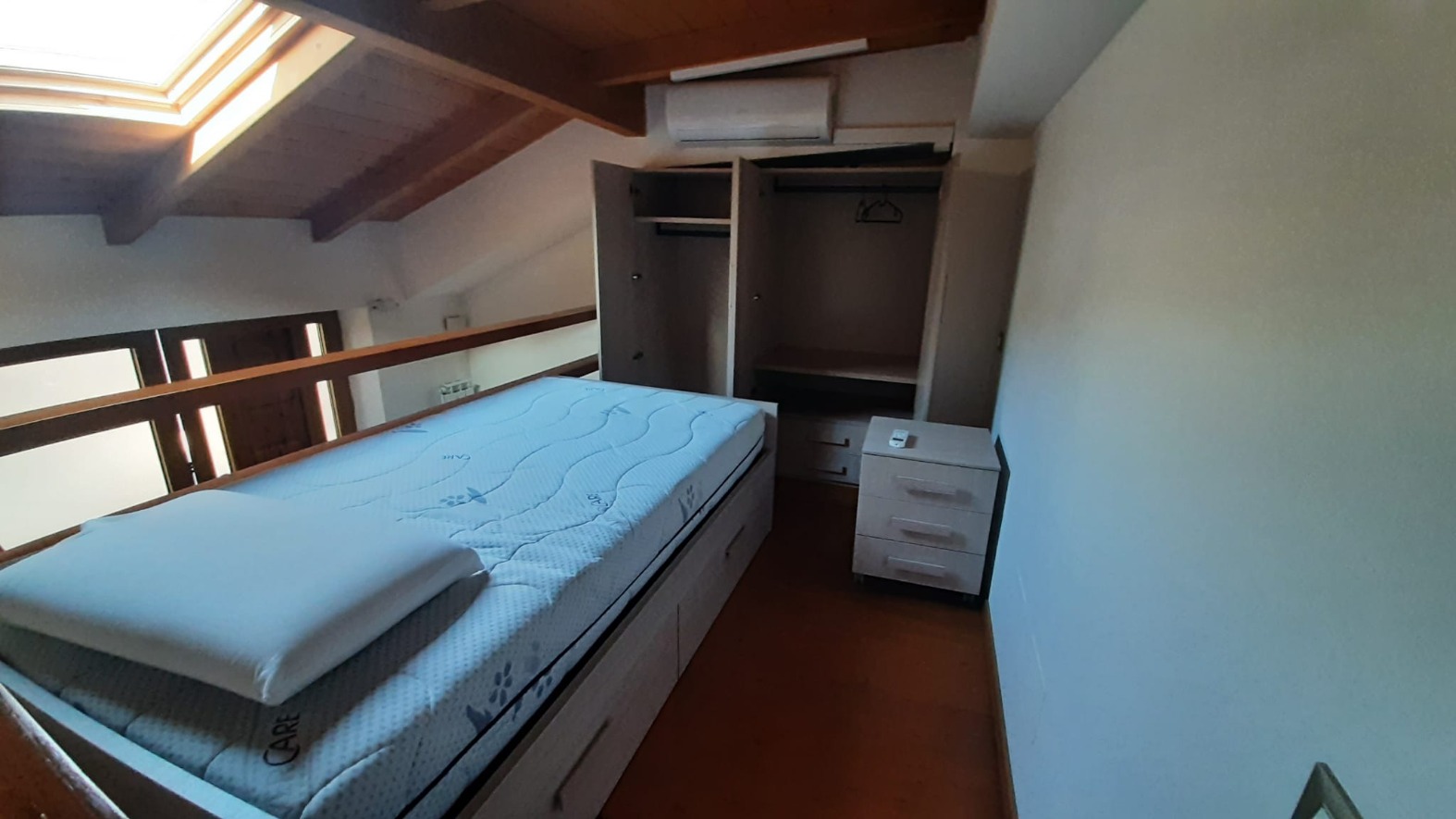 <span  class="uc_style_uc_tiles_grid_image_elementor_uc_items_attribute_title" style="color:#ffffff;">24770.jpeg</span>